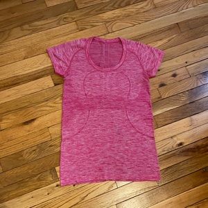 Lululemon Swiftly Tech T in Heather Pink